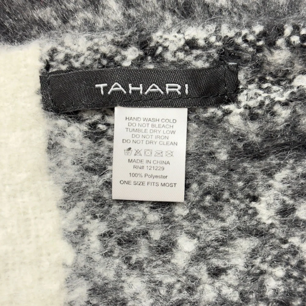 Tahari Black Ivory Plaid Blanket Scarf Soft‎ Heavy Warm Fringe Wrap Shawl